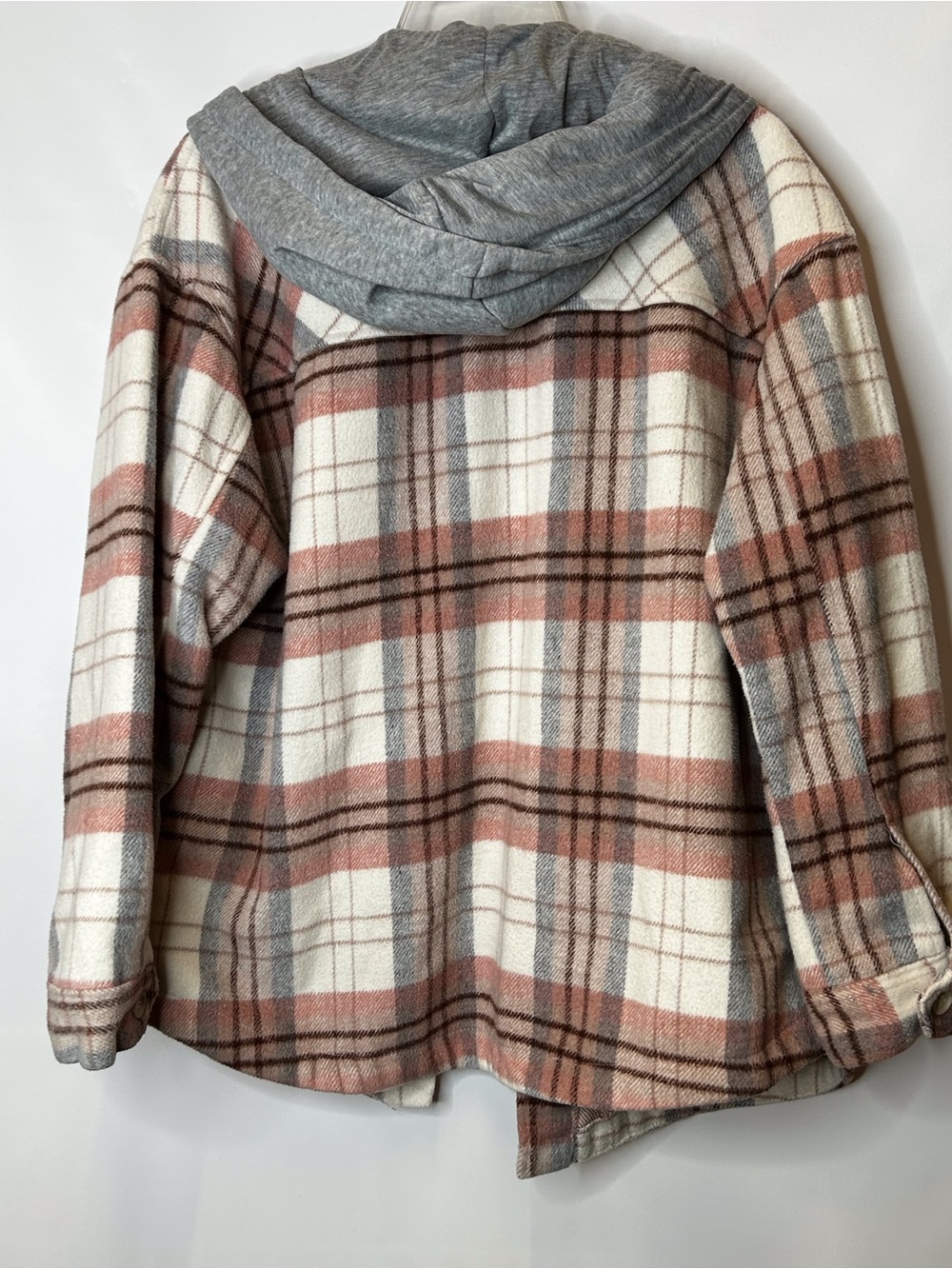 Label indicates outerwear - Picture 5 of 6